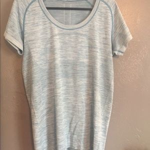Lululemon short sleeve top